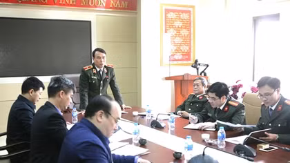 Thắng chính mình trước áp lực và cám dỗ của đồng tiền