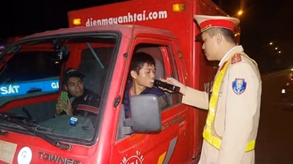 Công an Hà Nam xử phạt hàng chục “ma men” lái xe