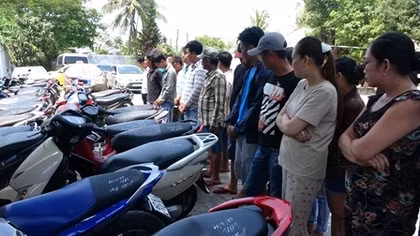 Đột kích ổ lắc tài xỉu, bắt giữ 34 đối tượng