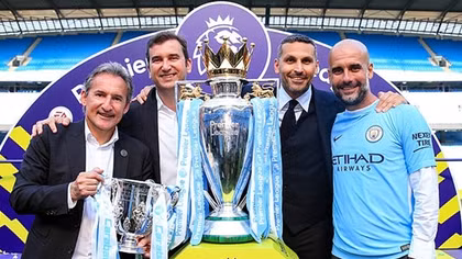 Giữa "tâm bão", "thánh Pep" bất ngờ làm CĐV Man City "ấm lòng"