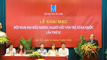 Văn trẻ, những thành tựu và hạn chế