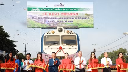 Khai trương tàu container chạy Bắc - Nam chỉ 40 giờ