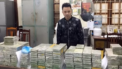 Khởi tố, bắt giam 4 đối tượng mua, bán trái phép 288 bánh heroin xuyên quốc gia