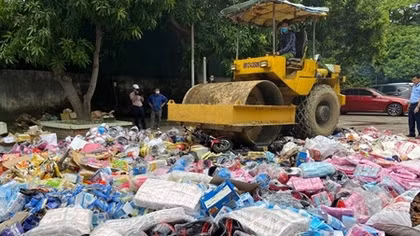 Tiêu hủy lô hàng kém chất lượng trị giá gần 1,2 tỷ đồng