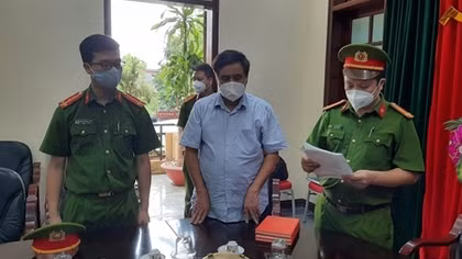 Lừa đảo xin việc, nguyên Phó giám đốc Sở bị bắt tạm giam
