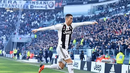 Ronaldo lập cú đúp, Juventus nối dài chuỗi trận bất bại