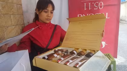 Chăm sóc da miễn phí kèm khoản nợ “trên trời”