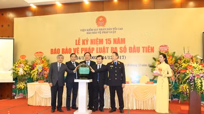 Báo Bảo vệ pháp luật kỷ niệm 15 năm ra số đầu tiên