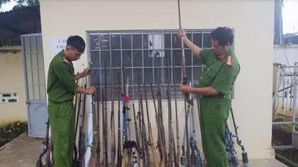Công an huyện Cư Jút làm tốt công tác thu gom vũ khí, vật liệu nổ