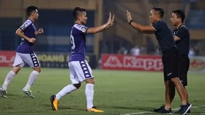 Hà Nội FC thắng ngược Viettel trong trận đấu không khán giả