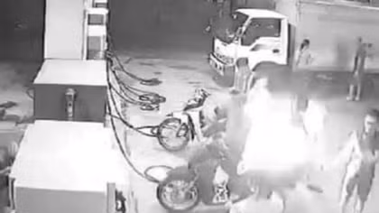 Triệu tập 3 thanh niên hút thuốc gây cháy tại cây xăng