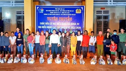 Phát huy vai trò người có uy tín trong tuyên truyền bầu cử