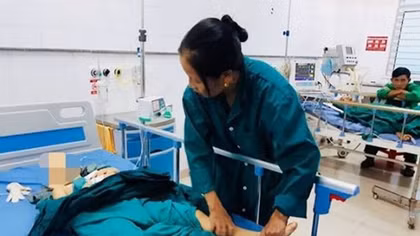 Hà Nội: Cháu bé 7 tuổi bất ngờ bị nam thanh niên lạ mặt lao vào chém