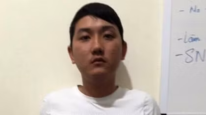 Chủ tiệm vàng "nuôi ong tay áo"