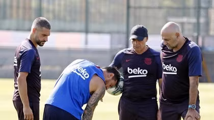 Messi dính chấn thương ngay sau khi hội quân cùng Barcelona