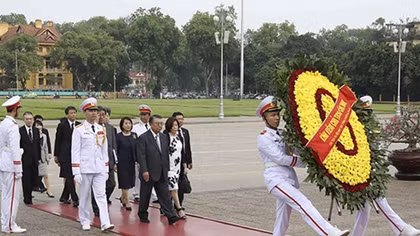Chủ tịch Hạ viện Nhật Bản và phu nhân kết thúc chuyến thăm chính thức Việt Nam