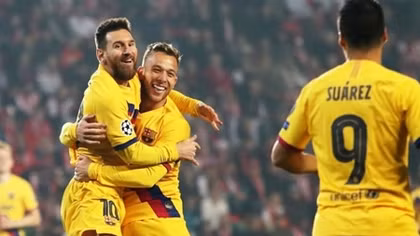 Chỉ với một pha lập công, Messi khiến Ronaldo tiếp tục "hít khói"