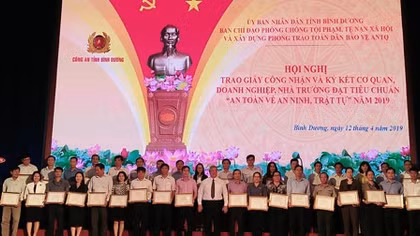 Bình Dương công nhận hơn 250 cơ quan, nhà trường an toàn về an ninh, trật tự