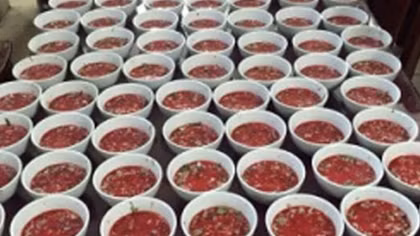 Tiết canh vẫn bán, vẫn ăn