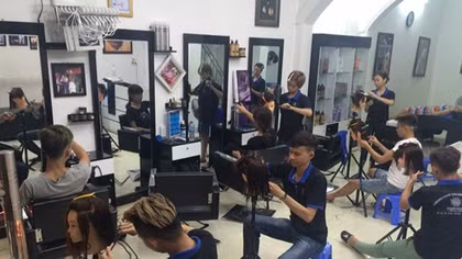 Tiệm cắt tóc đặc biệt