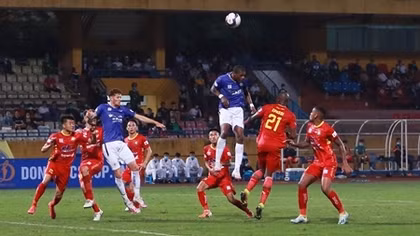 Bruno Cunha "mở tài khoản", Hà Nội FC thắng kịch tính Thanh Hóa