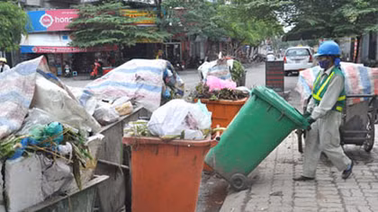 Hà Nội yêu cầu báo cáo khối lượng rác thải thực tế phát sinh