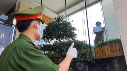 Chiến sỹ Công an và những câu chuyện cảm động ở chốt gác cách ly