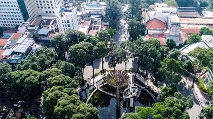 Tô phở sáng ở Hồ Con Rùa
