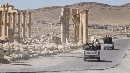 Syria mất kho vũ khí và thành phố cổ Palmyra cho IS