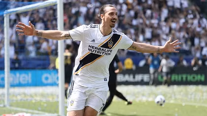Chào nước Mỹ kiểu Zlatan 