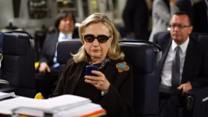FBI thẩm vấn bà Hillary Clinton 3 tiếng rưỡi vụ bê bối sử dụng email