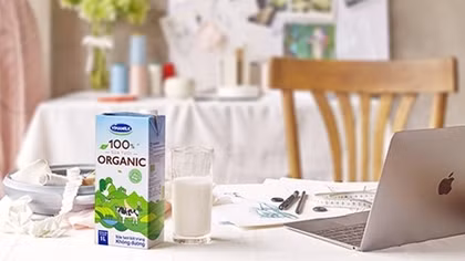 Uống sữa tươi 100% organic theo cách của Vinamilk