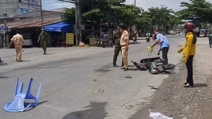 Tránh xe máy cùng chiều, một phụ nữ tử vong dưới gầm xe tải