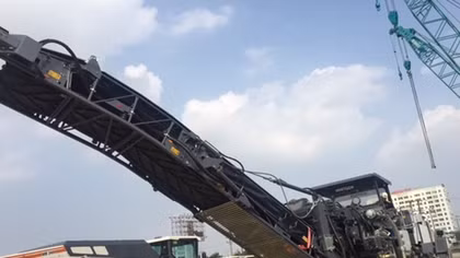 Nhà thầu Hoàng An sở hữu dàn máy tái chế nguội hơn 80 tỷ đồng