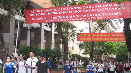 Nhiều thí sinh than đề thi Hóa dài, mất cơ hội gỡ điểm