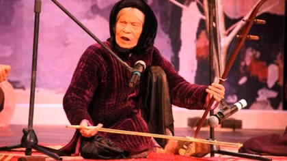 Nghệ thuật hát xẩm: Phát triển hay lãng quên?