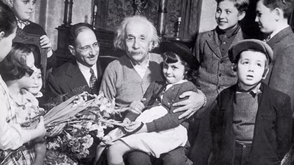 Bức thư Einstein gửi con gái: Câu chuyện đẹp chỉ là điều hư cấu?