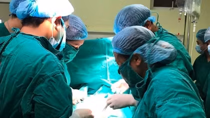 Cảm động chuyện người mẹ bị ung thư đánh đổi tính mạng để con được chào đời