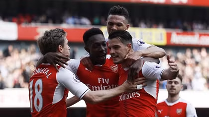 Đả bại Man Utd, Arsenal rộng đường vào top 4