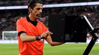 Champions League sẽ áp dụng công nghệ VAR?