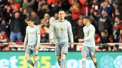 Thua đội hạng nhất, Man Utd rời Cup Liên đoàn Anh
