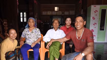 Hết lòng vì dân bản