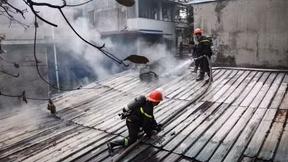 Cháy lớn tại cửa hàng kinh doanh hải sản