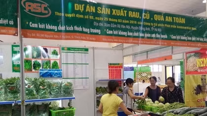 Phiên chợ nông sản an toàn tiếp tục mở cửa