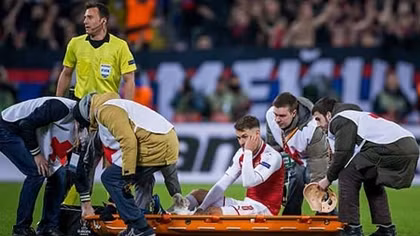 Aaron Ramsey bất chấp chấn thương vào sân ghi bàn
