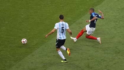 Pháp 4 - 3 Argentina: Gà trống vào tứ kết trong trận siêu kinh điển