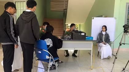 Lưu động cấp CCCD có gắn chip cho Mẹ VNAH và học sinh lớp 12