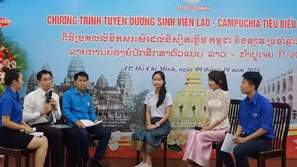 Tuyên dương sinh viên Lào - Campuchia tiêu biểu