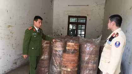 Thu giữ hơn 1000 chiếc thớt gỗ không có giấy tờ
