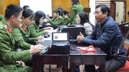 Đẩy nhanh tiến độ cấp thẻ căn cước công dân gắn chíp điện tử